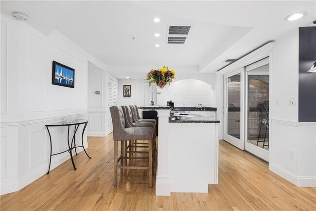 Building Photo - 53 Conanicus Ave