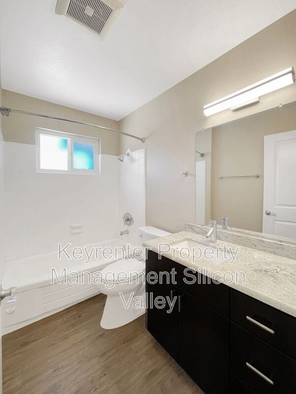 Building Photo - 139 Locksunart Way