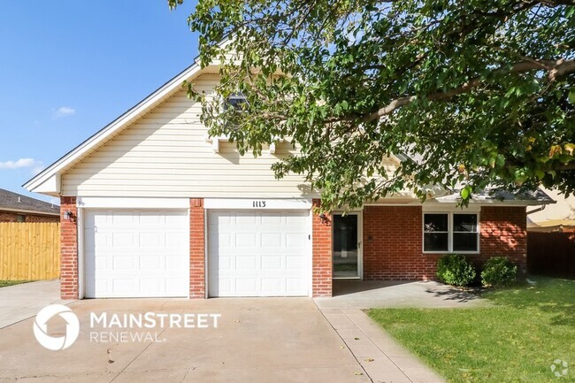 Building Photo - 1113 N Patterson Dr