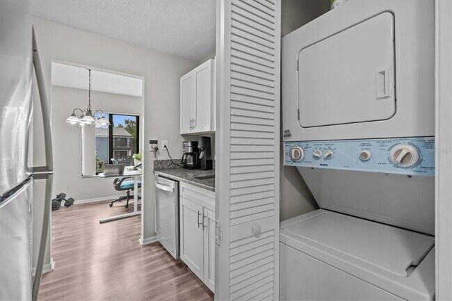 Building Photo - 386 Moorings Cove Dr