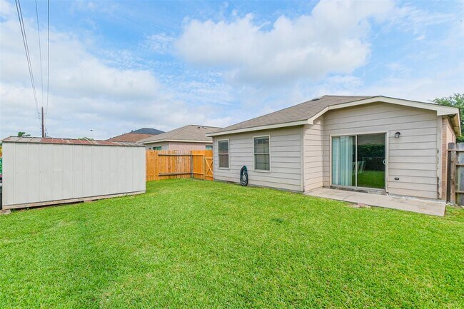 Building Photo - 16530 Peyton Ridge Cir