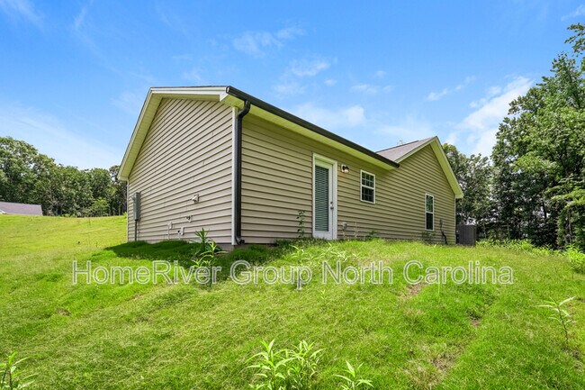 Building Photo - 2808 Carrollwood Dr