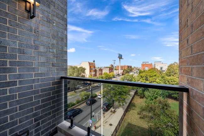 Building Photo - 2355 W Flournoy St