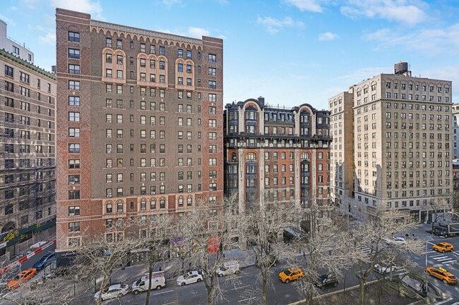 Building Photo - 2166 Broadway