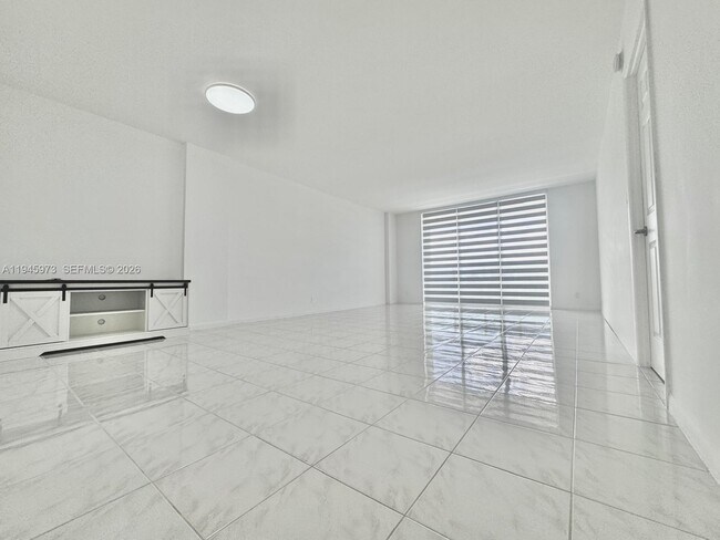 Building Photo - 3800 S Ocean Dr