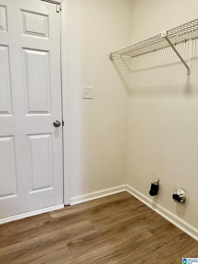 Building Photo - 2413 Pentland Dr