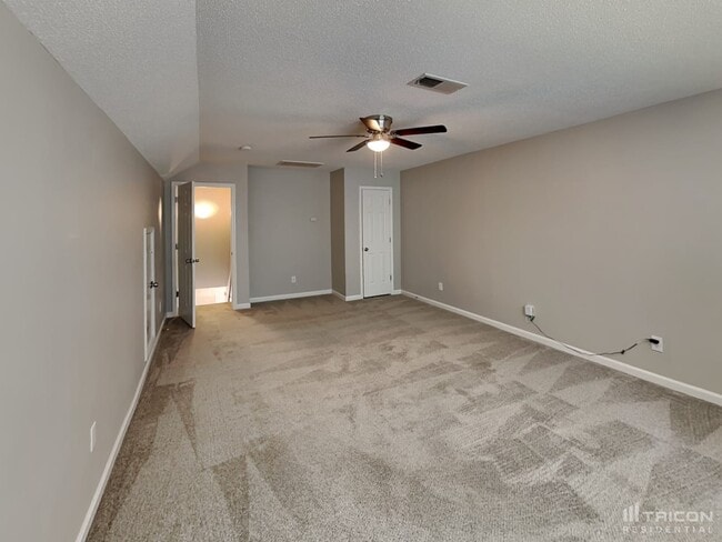 Building Photo - 305 Hester Ct