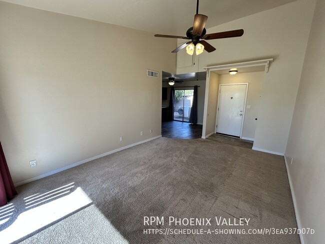 Building Photo - 2 Bed / 1 Bath, Glendale unit on the Bella...