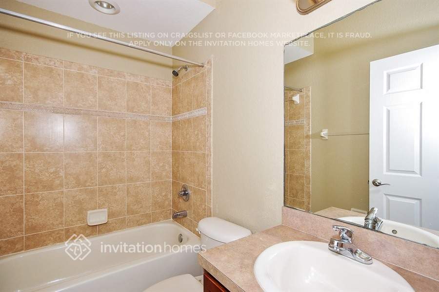 Building Photo - 1423 Merrimack Ln