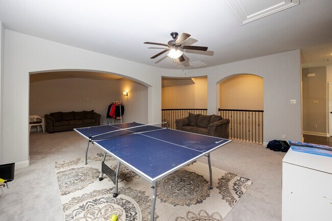 Building Photo - 5579 Lightfoot Ln