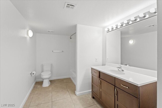 Building Photo - 2300 E Silverado Ranch Blvd