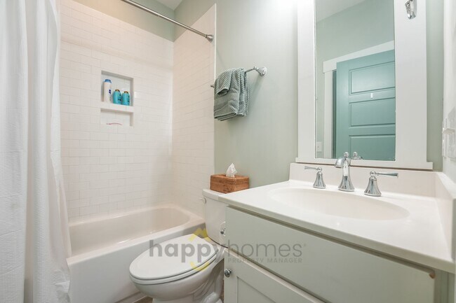 Building Photo - 3/2.5 Fully Furnished Home in Sullivans Pointe Located in Mt. Pleasant!