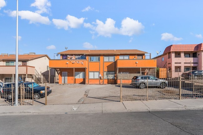 Building Photo - Upgraded 3 Bedroom Unit Near Air Force Base!