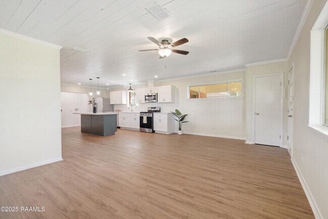 Building Photo - 17639 Pelican Rd