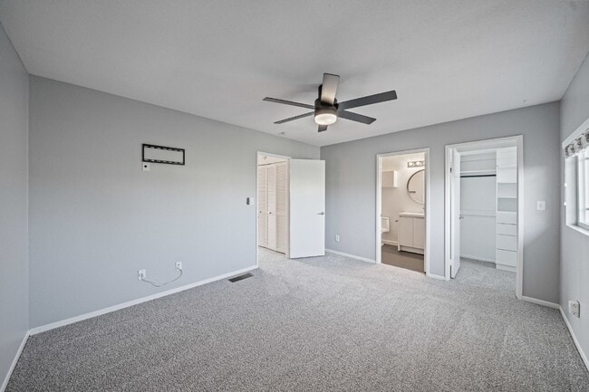 Building Photo - North Park 3 bd / 2.5 ba 2-story Townhome w/Private Patio Yard, Parking,  + More! Available Now