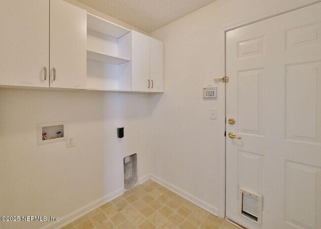 Building Photo - 1290 Ardmore St