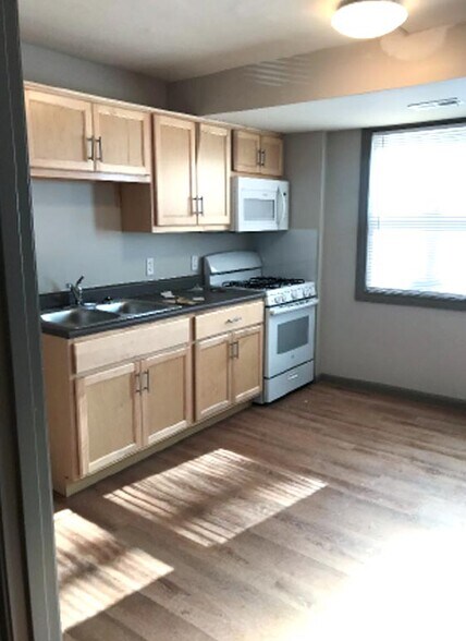 Building Photo - Century Woods Apartments