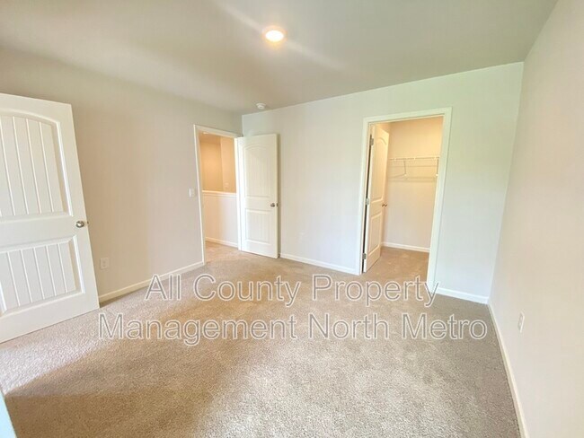 Building Photo - 2715 Poppy Ct