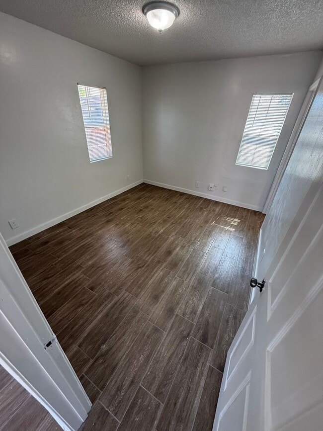 Building Photo - 415 Jeffrey St