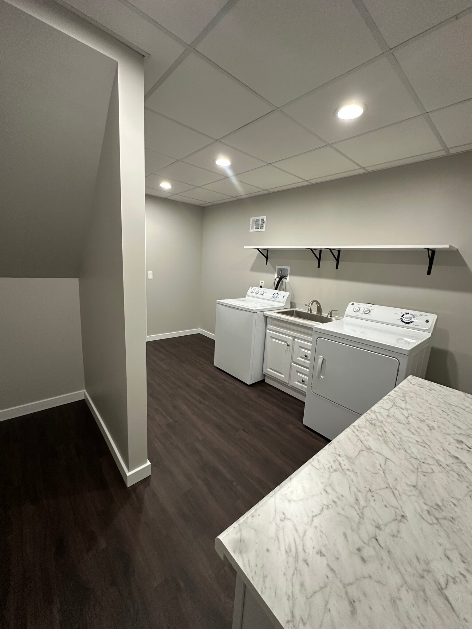 Building Photo - 2571 Woodmeadow Dr SE
