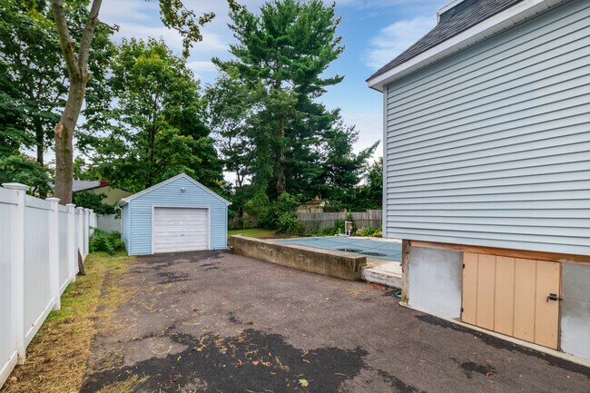 Garage storage - 1099 North Ave