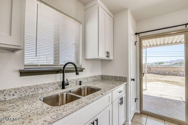 Building Photo - 5700 Edinburg Dr
