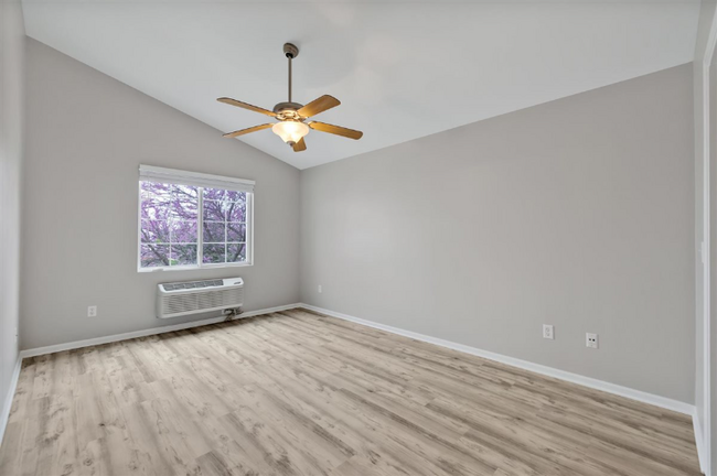 Building Photo - 222 Bertram Dr