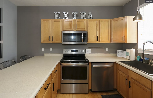 Kitchen provides space to enable the foodie in all of us - 584 N 8th W