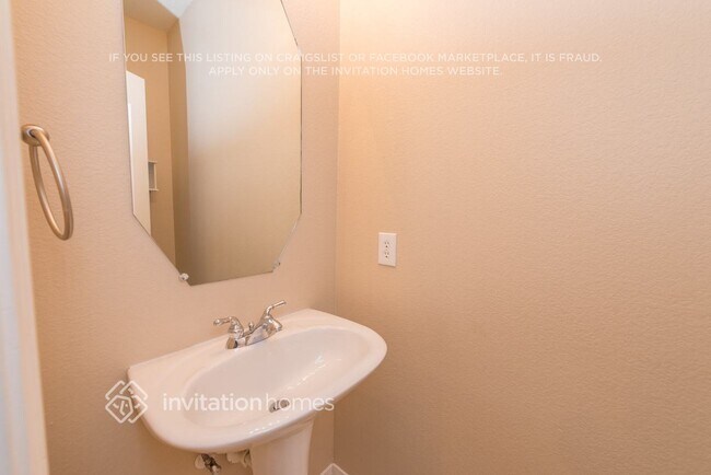 Building Photo - 9200 Farmer Dr