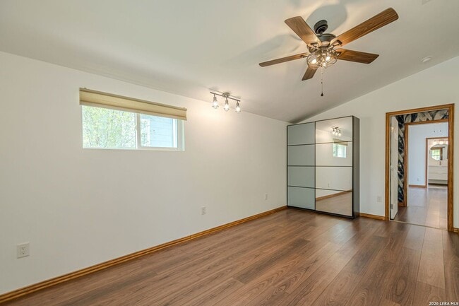 Building Photo - GORGEOUS 4-BEDROOM HOME IN TERRELL HEIGHTS