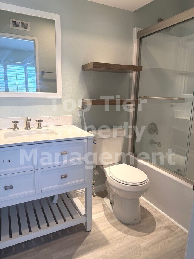 Building Photo - ***Charming 2 bed / 2 bath Townhome in Coastal Carlsbad - Available NOW***