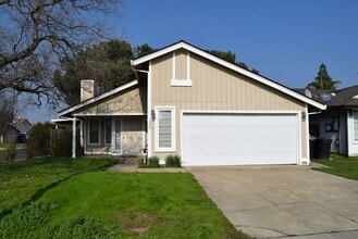Building Photo - 1322 Len Way