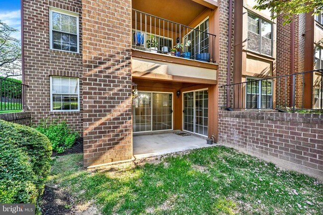 Building Photo - 2217 Woodbox Ln