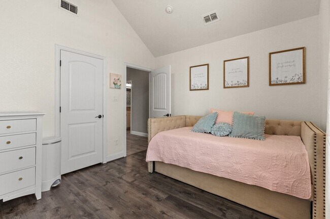 Building Photo - 9708 Puma Tr