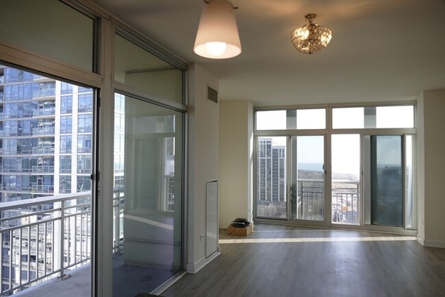 Building Photo - 1400 S Michigan Ave