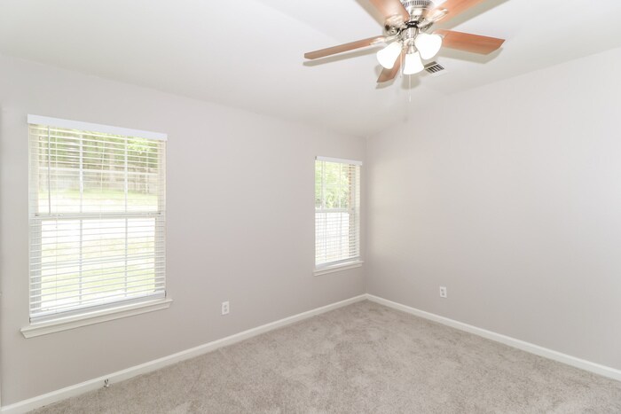 Building Photo - 465 Oakland Hills Dr