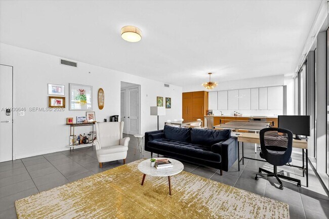 Building Photo - 250 NW 24th St