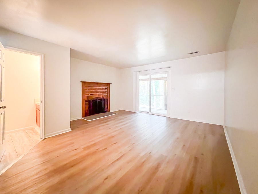 Building Photo - 18 Fox Hill Dr