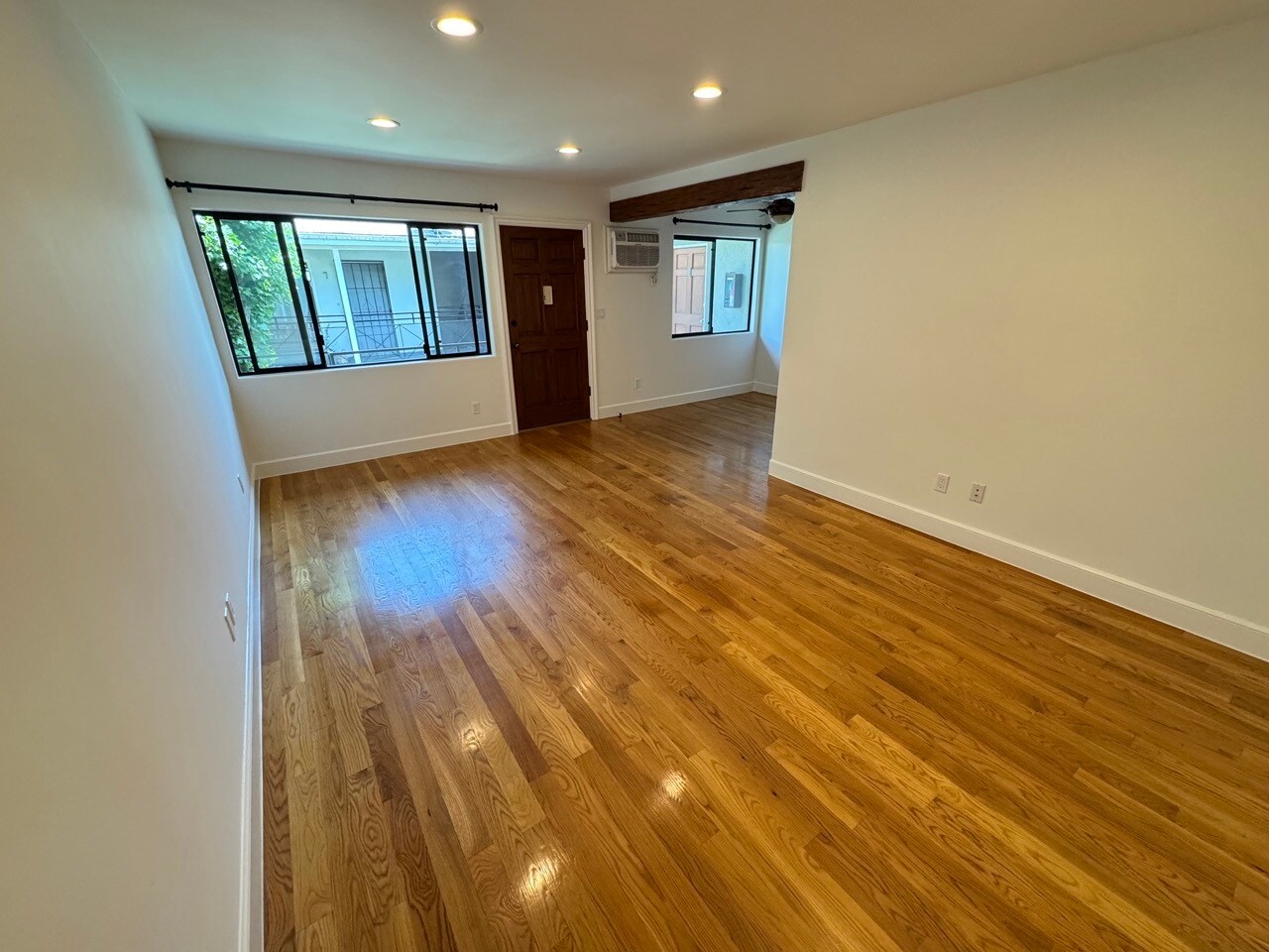 Building Photo - 625 N Hayworth Ave