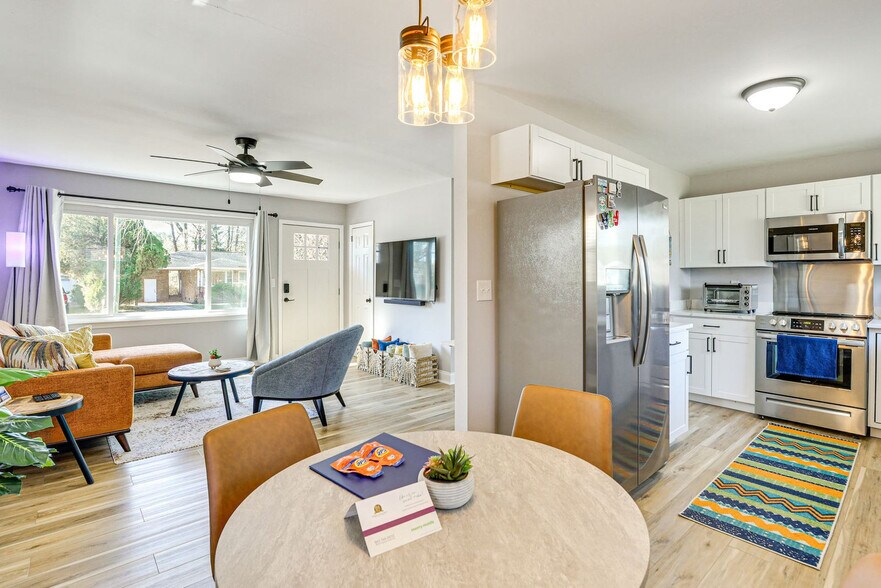 Building Photo - 7012 Terrace Dr