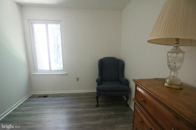 Building Photo - 7843 Briardale Terrace