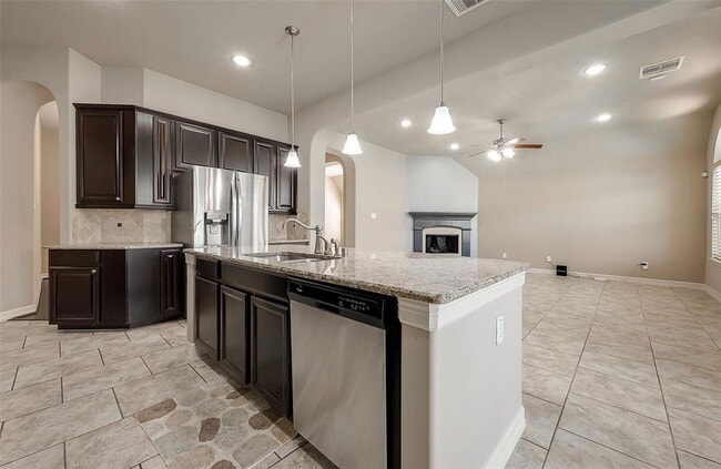 Building Photo - Mooring Pointe Drive, Pearland, TX 77584 -...
