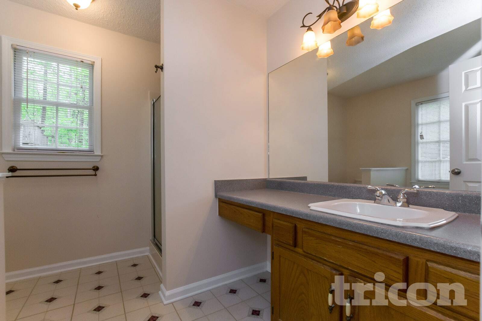 Building Photo - 321 Stratford Dr