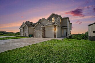 Building Photo - 10510 Clubhouse Dr
