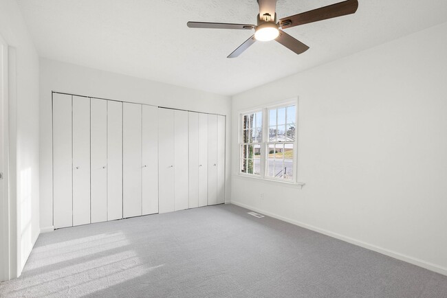 Building Photo - 111 Fernridge Dr
