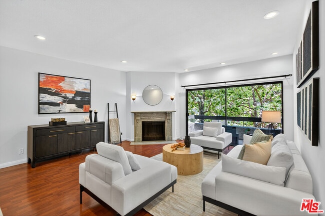 Building Photo - 1920 Pandora Ave