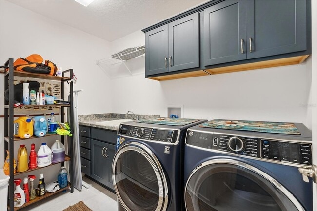 Building Photo - 2160 Biller Cir