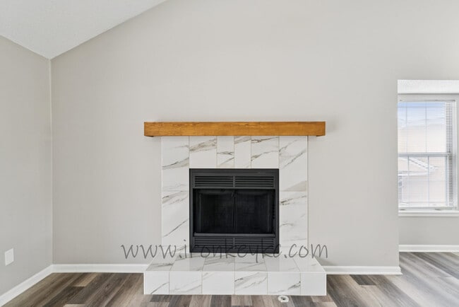 Building Photo - 6620 W 152nd St