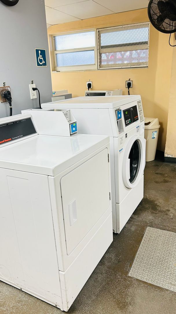 Building Photo - Stunning Waterfront One-Bedroom Apartment with Spectacular Views!