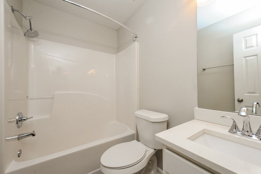 Building Photo - 202 Oconee Way